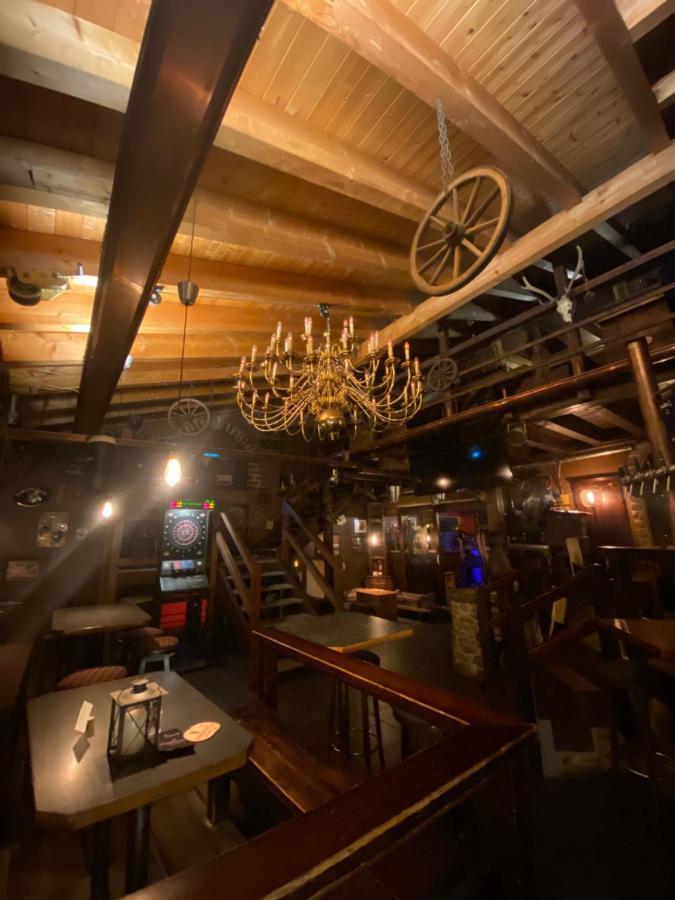 Apartment Schlafen Ueber Der Whiskybar