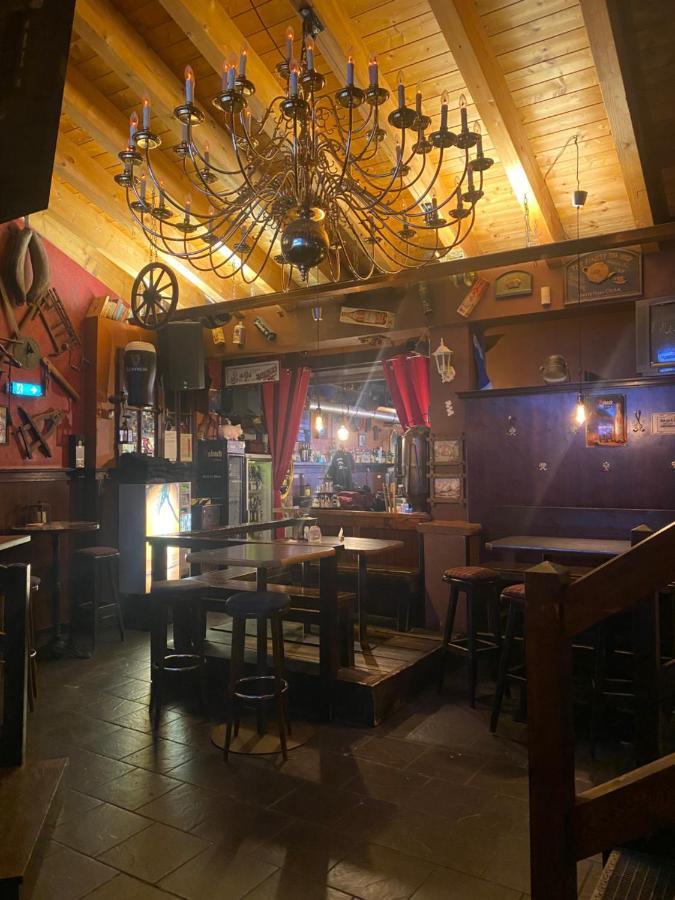 Schlafen Ueber Der Whiskybar Ruedesheim am Rhein