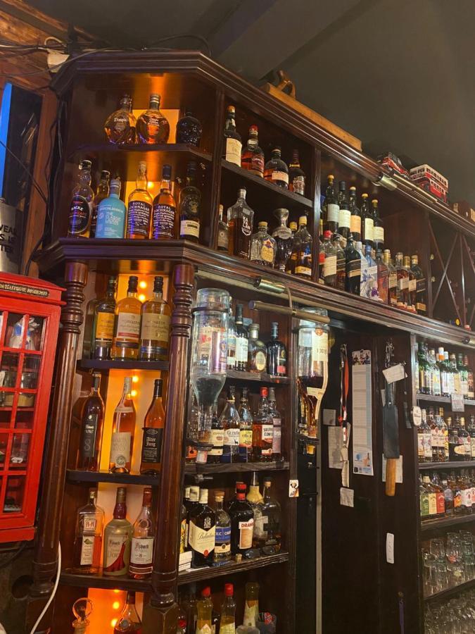 Schlafen Ueber Der Whiskybar Apartment *