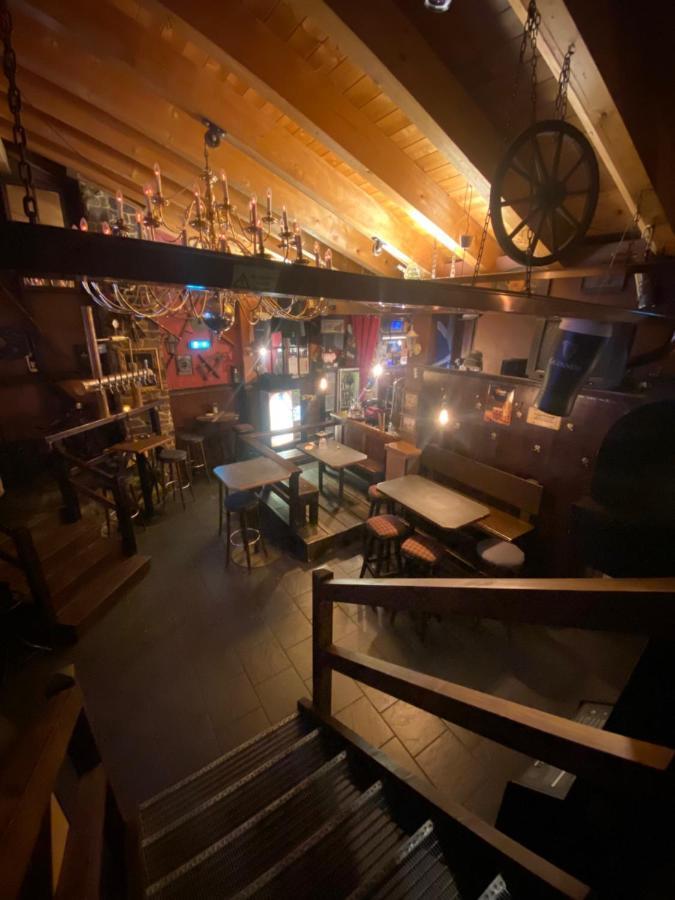 Schlafen Ueber Der Whiskybar Apartament *